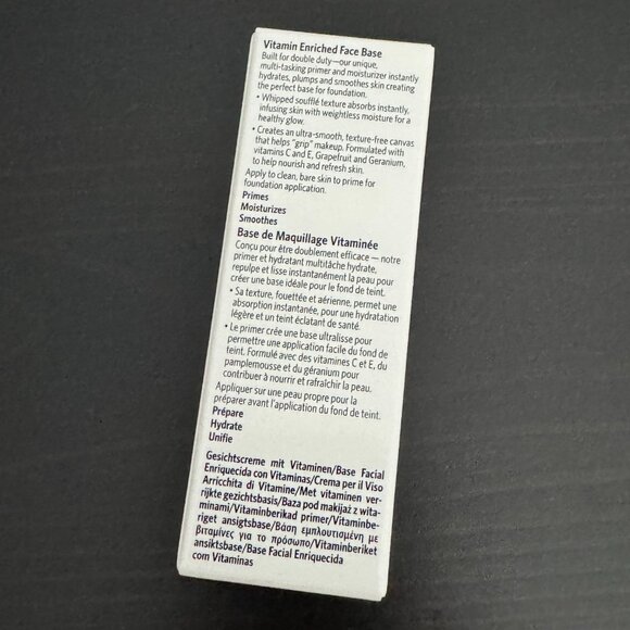 Bobbi Brown Vitamin Enriched Face Base - Picture 13 of 16